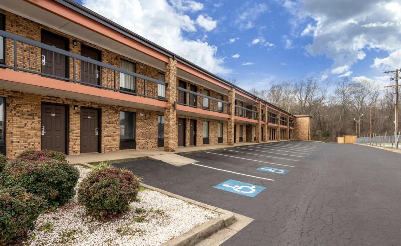 Southern Inn And Suites Spartanburg Εξωτερικό φωτογραφία