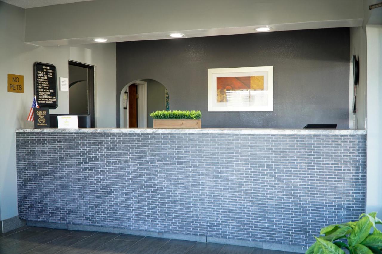 Southern Inn And Suites Spartanburg Εξωτερικό φωτογραφία