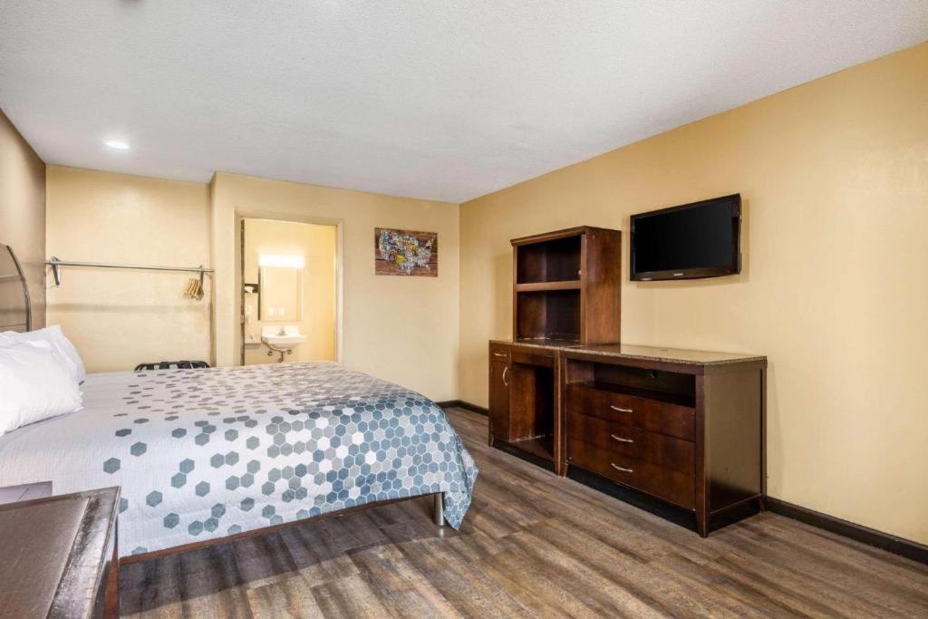 Southern Inn And Suites Spartanburg Εξωτερικό φωτογραφία