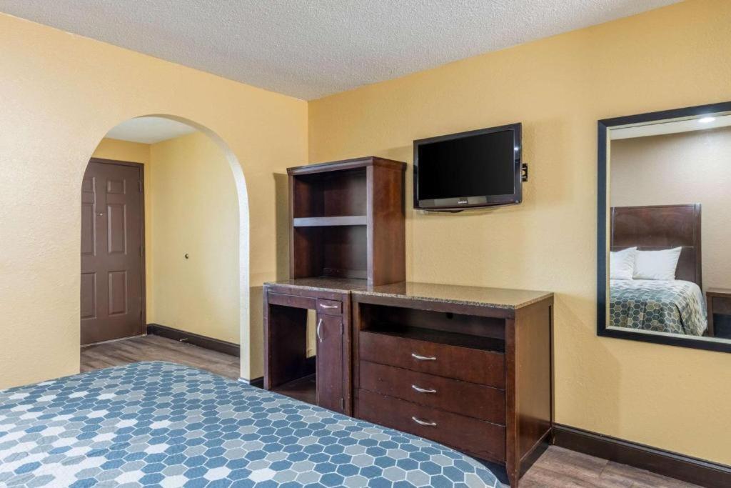 Southern Inn And Suites Spartanburg Εξωτερικό φωτογραφία